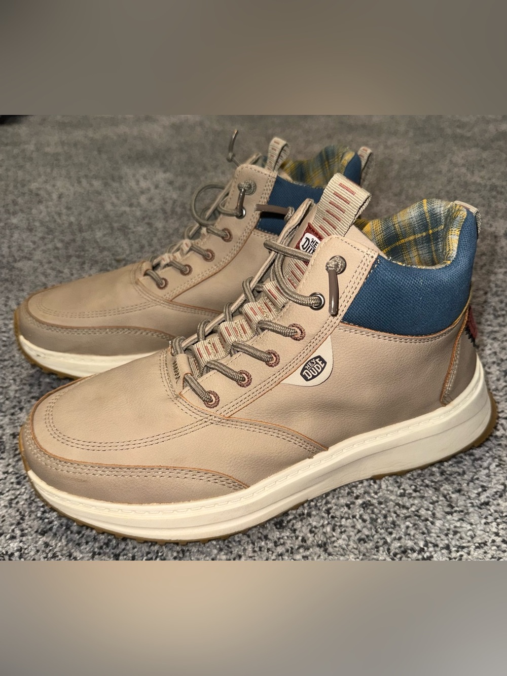 Hey Dude Beige and Blue Chukka Boots – Casual Mid-Top size 9 Men’s